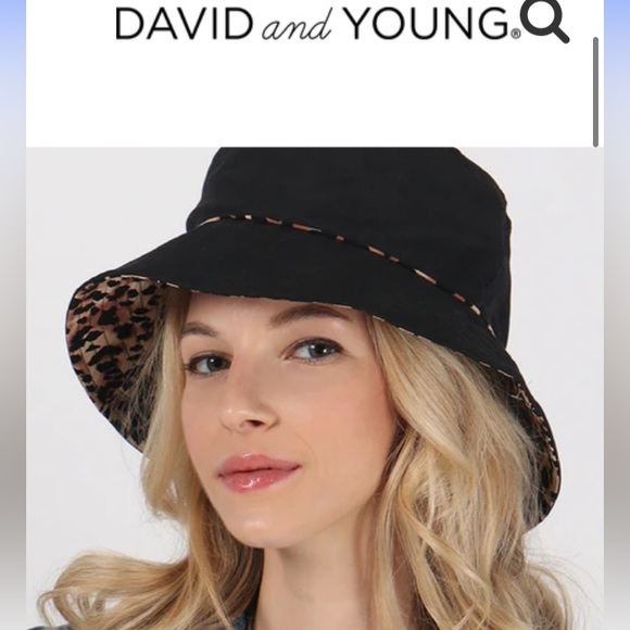 David and Young Accessories Reversible Leopardsolid Bucket Hat